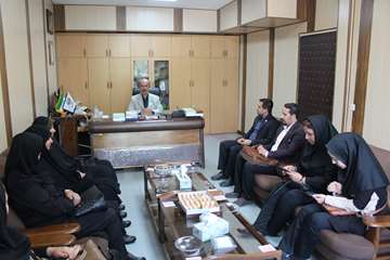 حضور خبرنگاران در دفتر مدیرکل دامپزشکی استان بمناسبت 14 مهرماه و تبریک این روز